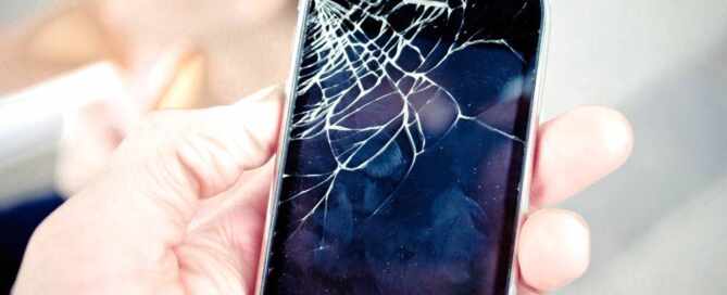 Phone with broken screen repaired in London
