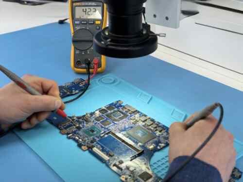 Fixfactor Laptops Motheboard Diagnostics with Fluke Multimeter