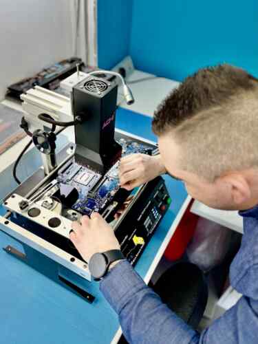 Fixfactor Preparing Motherboard For BGA GPU Replacement Task
